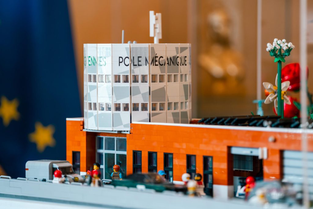 Le pôle mécanique d'Alès Cévennes en brique LEGO